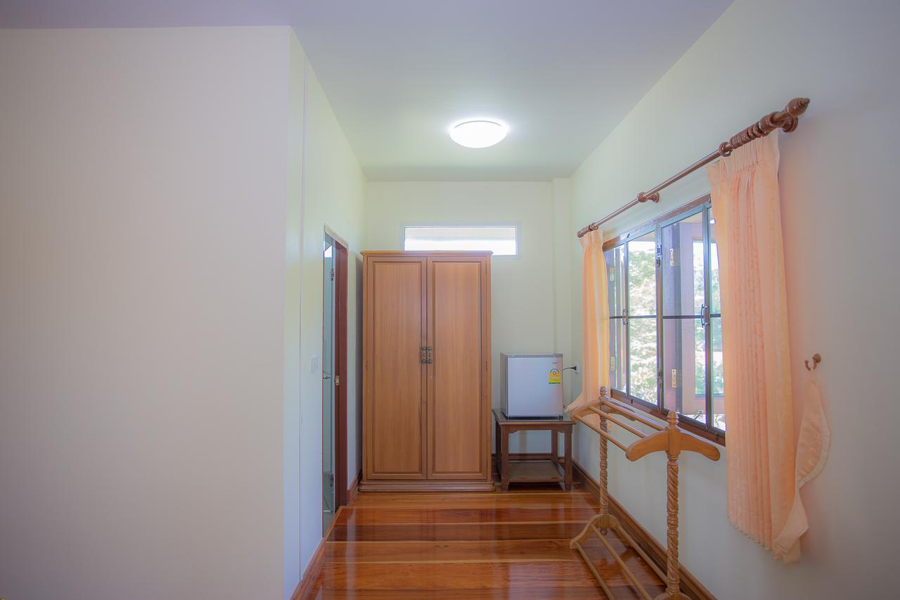 Thararin Villa Ban Doem Bang Номер фото