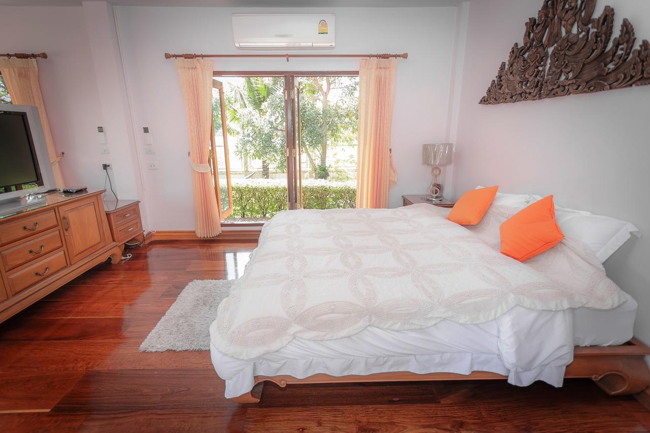 Thararin Villa Ban Doem Bang Номер фото