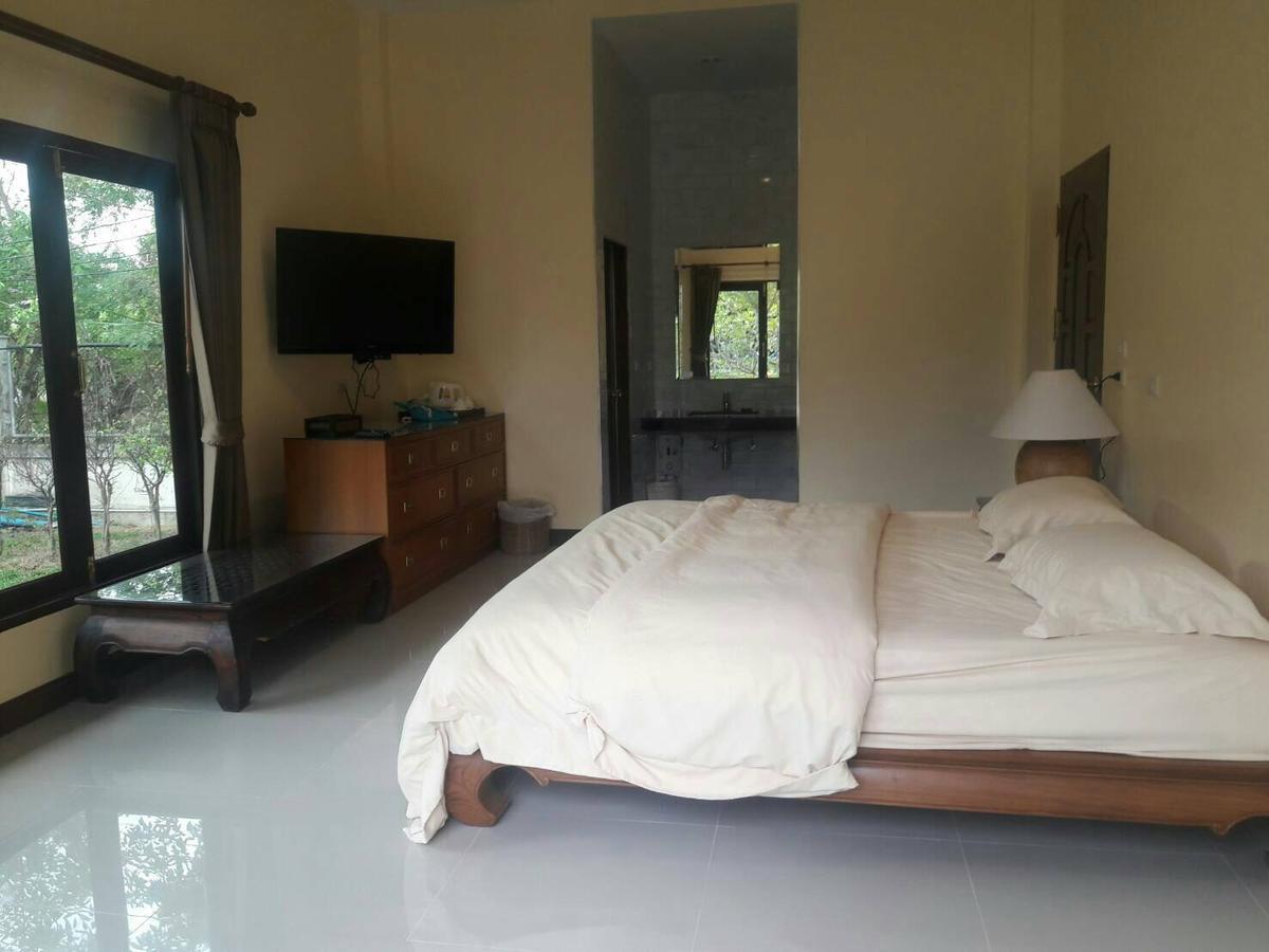 Thararin Villa Ban Doem Bang Экстерьер фото