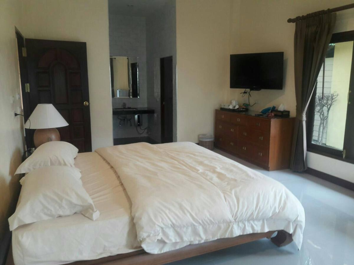 Thararin Villa Ban Doem Bang Экстерьер фото