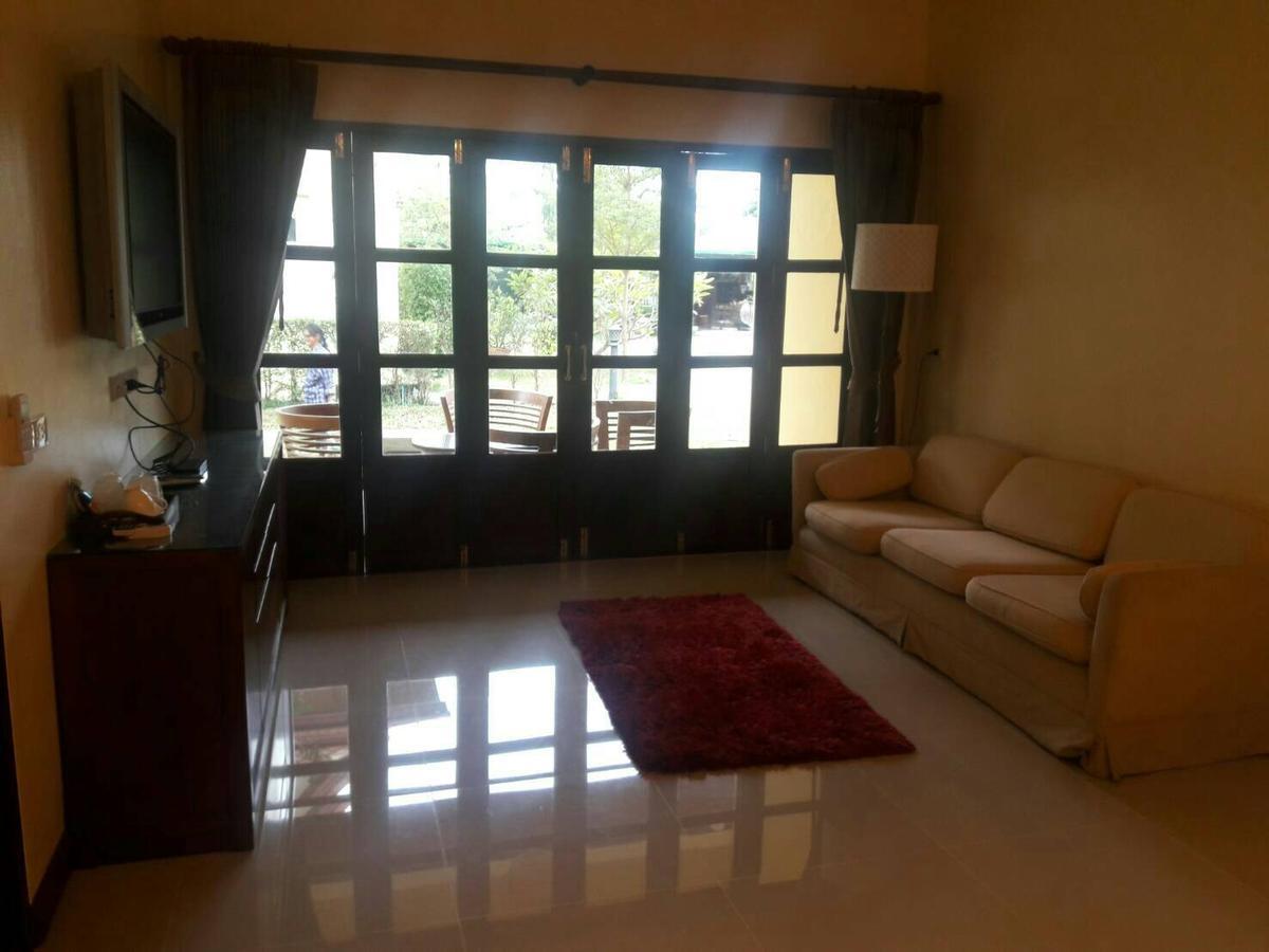 Thararin Villa Ban Doem Bang Экстерьер фото