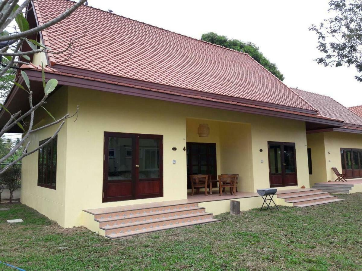 Thararin Villa Ban Doem Bang Экстерьер фото